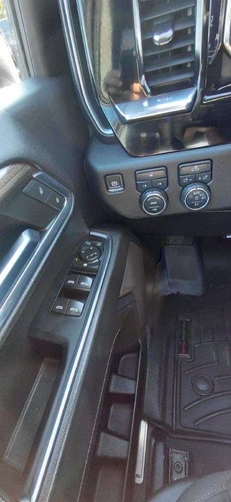 Chevrolet Silverado 2500HD LT Crew Cab Long Box 4WD 2024