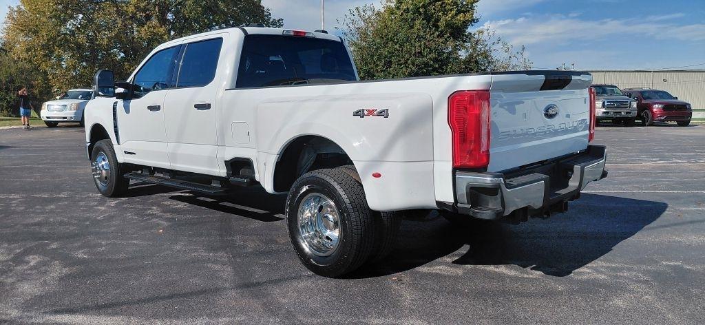Ford F-350 SD XL Crew Cab Long Bed DRW 4WD 2026