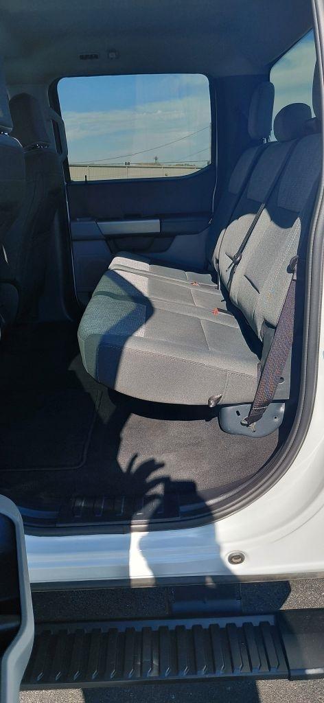 Ford F-350 SD XL Crew Cab Long Bed DRW 4WD 2026