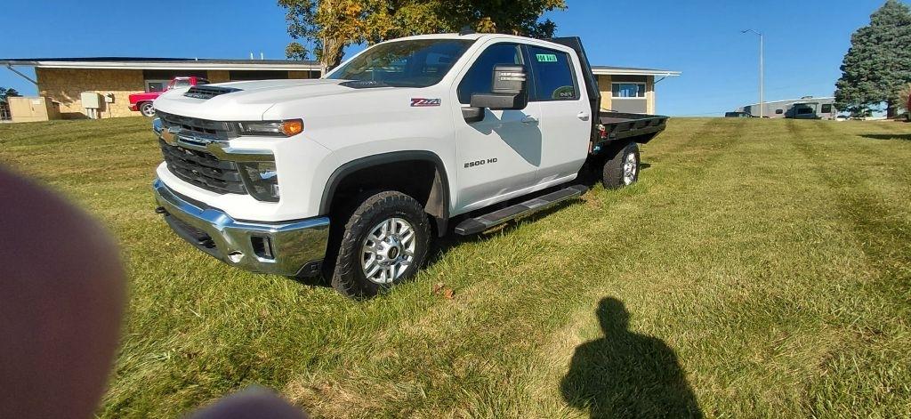 Chevrolet Silverado 2500HD LT Crew Cab Long Box 4WD 2024