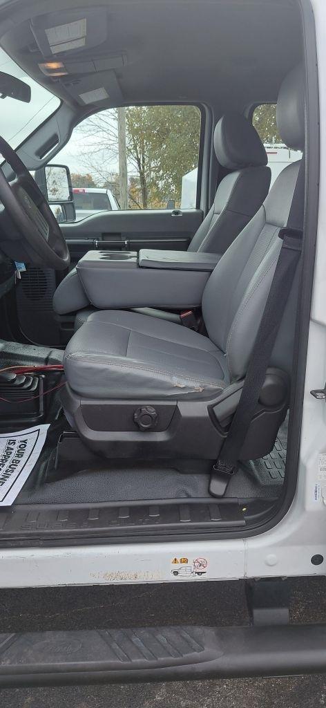 Ford F-550 Crew Cab DRW 4WD 2015