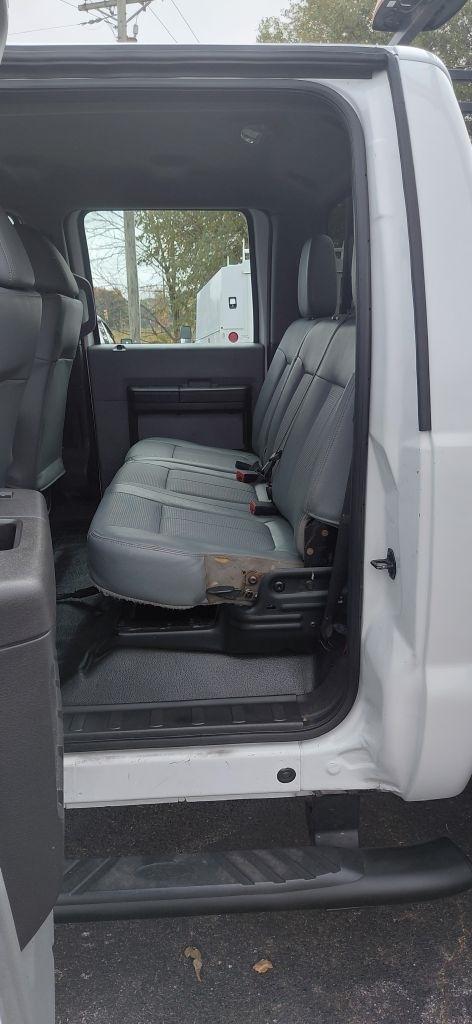 Ford F-550 Crew Cab DRW 4WD 2015