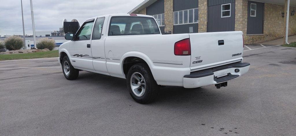 Chevrolet S10 Pickup LS Ext. Cab 2WD 2000