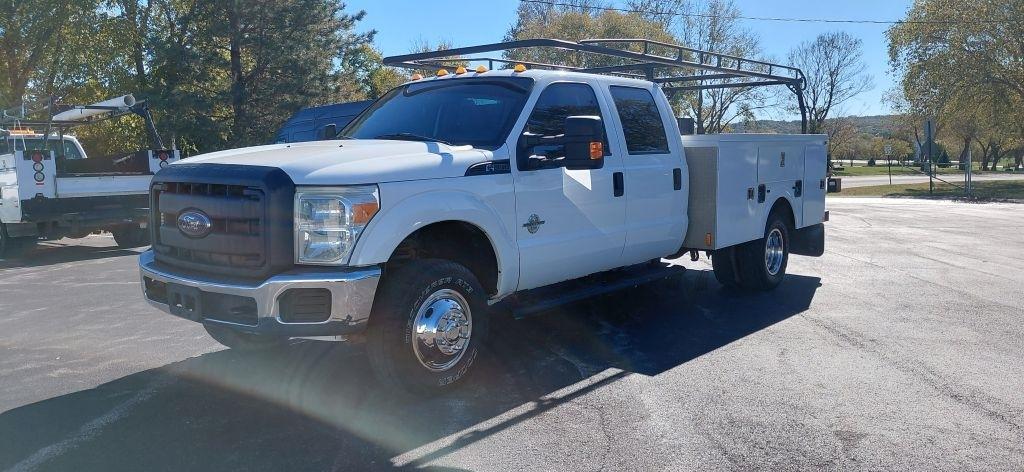 Ford F-350 SD XL Crew Cab Long Bed DRW 4WD 2013