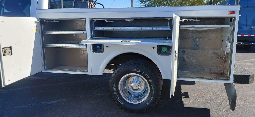 Ford F-350 SD XL Crew Cab Long Bed DRW 4WD 2013