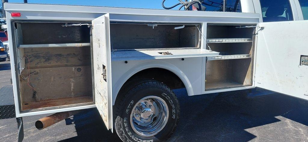 Ford F-350 SD XL Crew Cab Long Bed DRW 4WD 2013