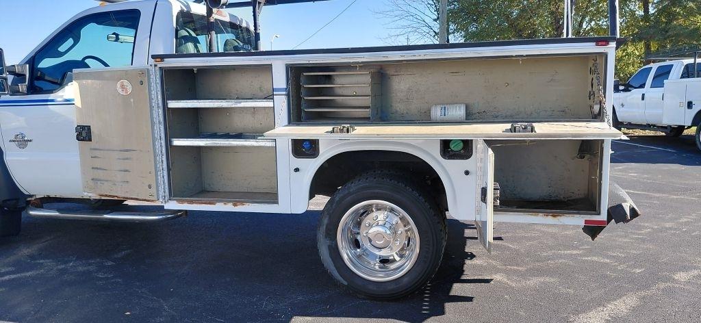 Ford F-550 Regular Cab DRW 2WD 2012