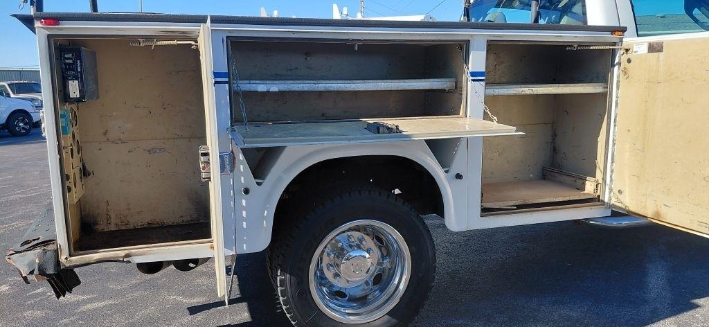Ford F-550 Regular Cab DRW 2WD 2012