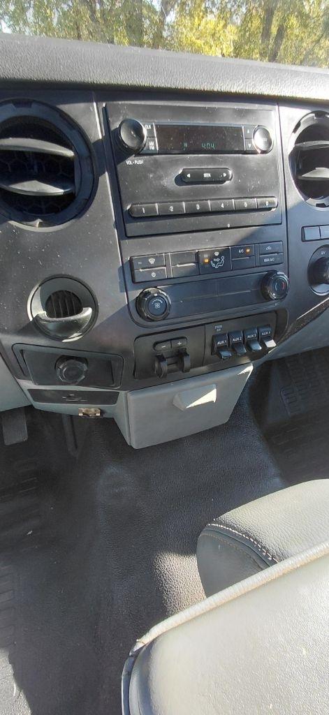Ford F-550 Regular Cab DRW 2WD 2012