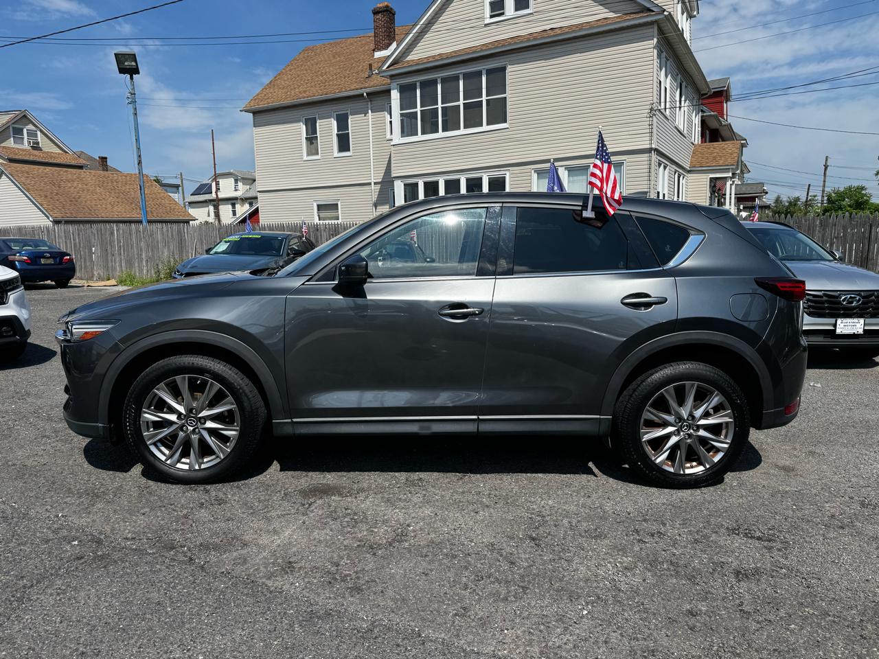 View vehicle photo 7
