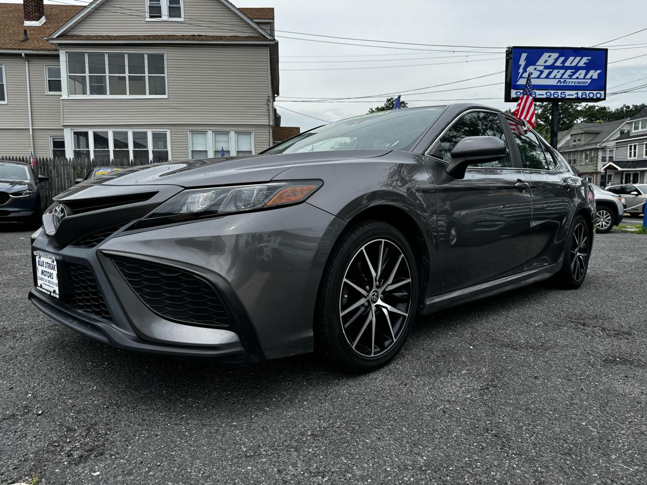 View vehicle photo 6