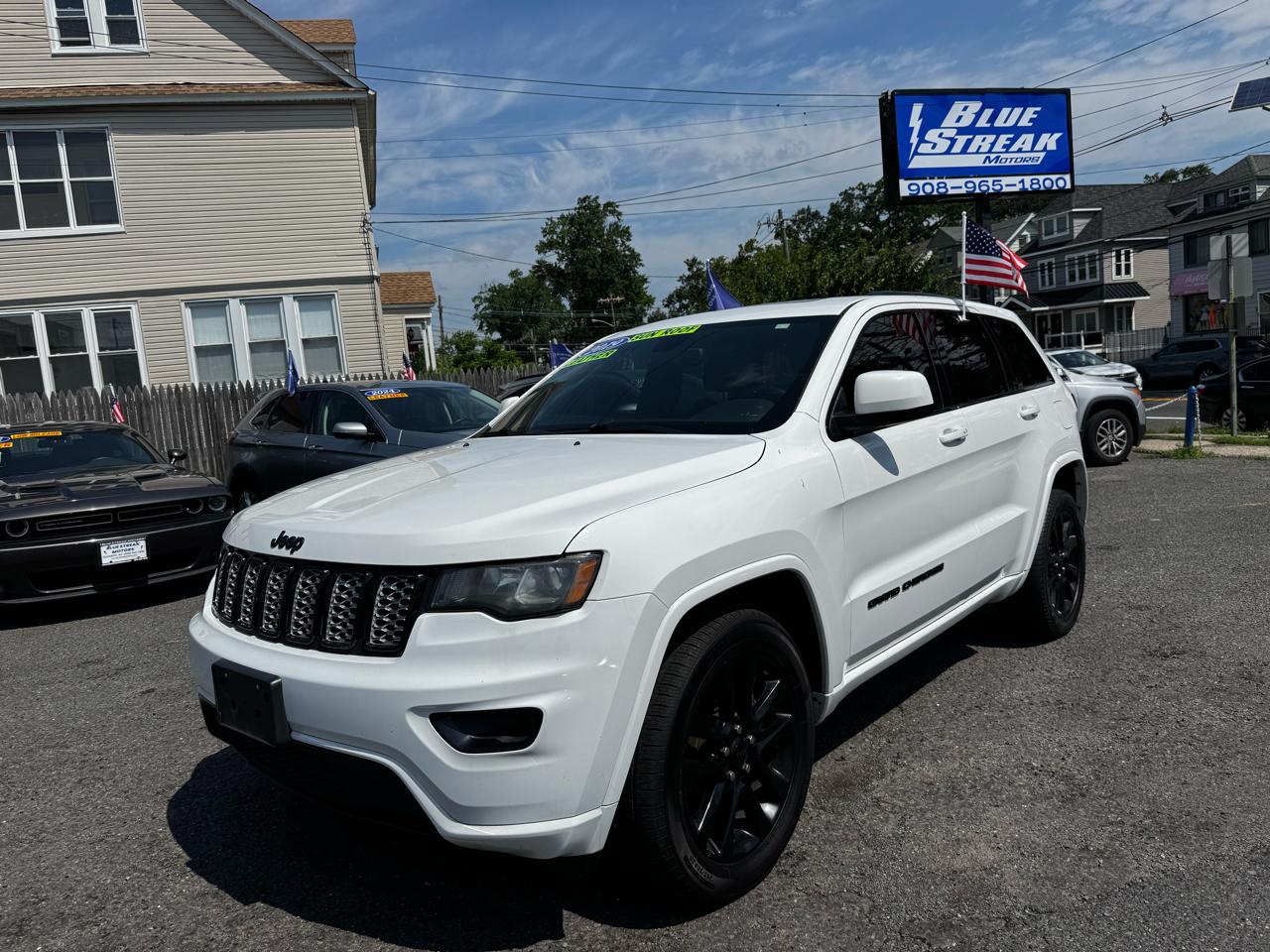 View vehicle photo 5