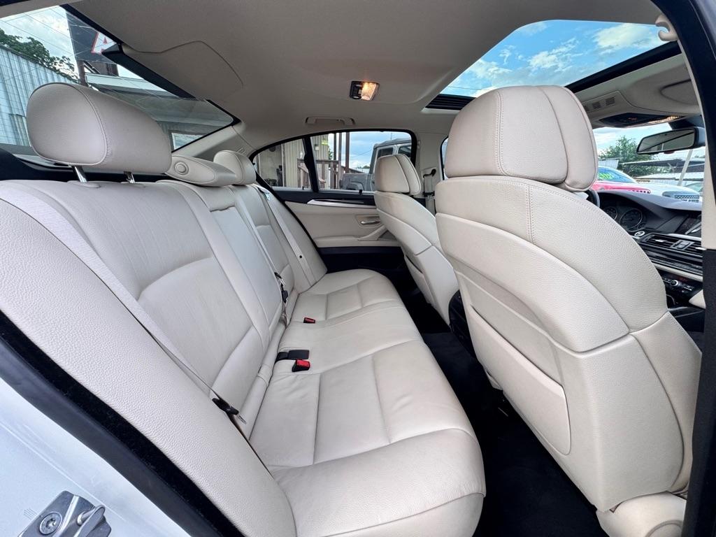 BMW 5-Series 535i 2011