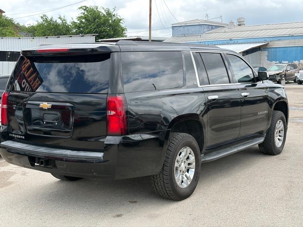 Chevrolet Suburban LT 4WD 2017