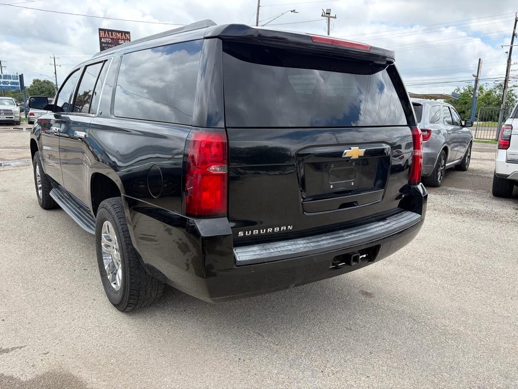Chevrolet Suburban LT 4WD 2017