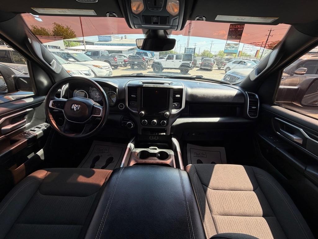 RAM 1500 Big Horn Crew Cab SWB 4WD 2022