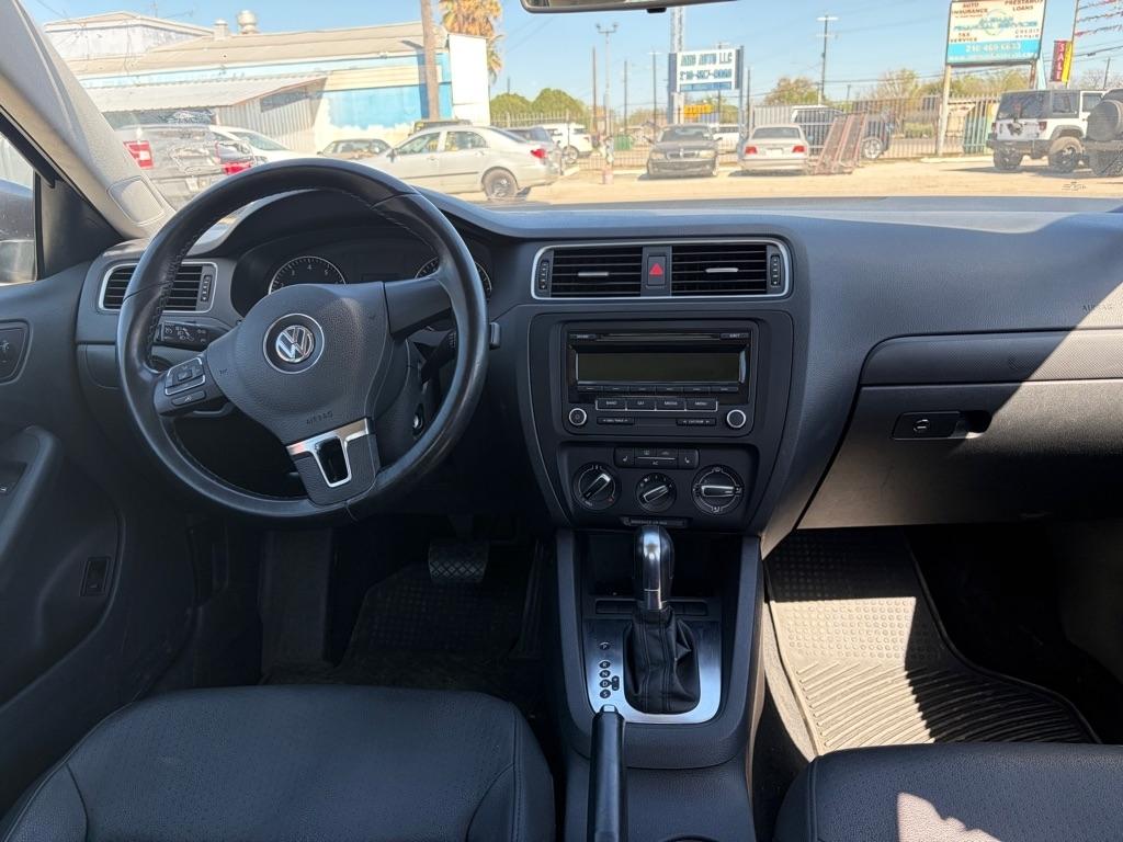 Volkswagen Jetta SE 2012