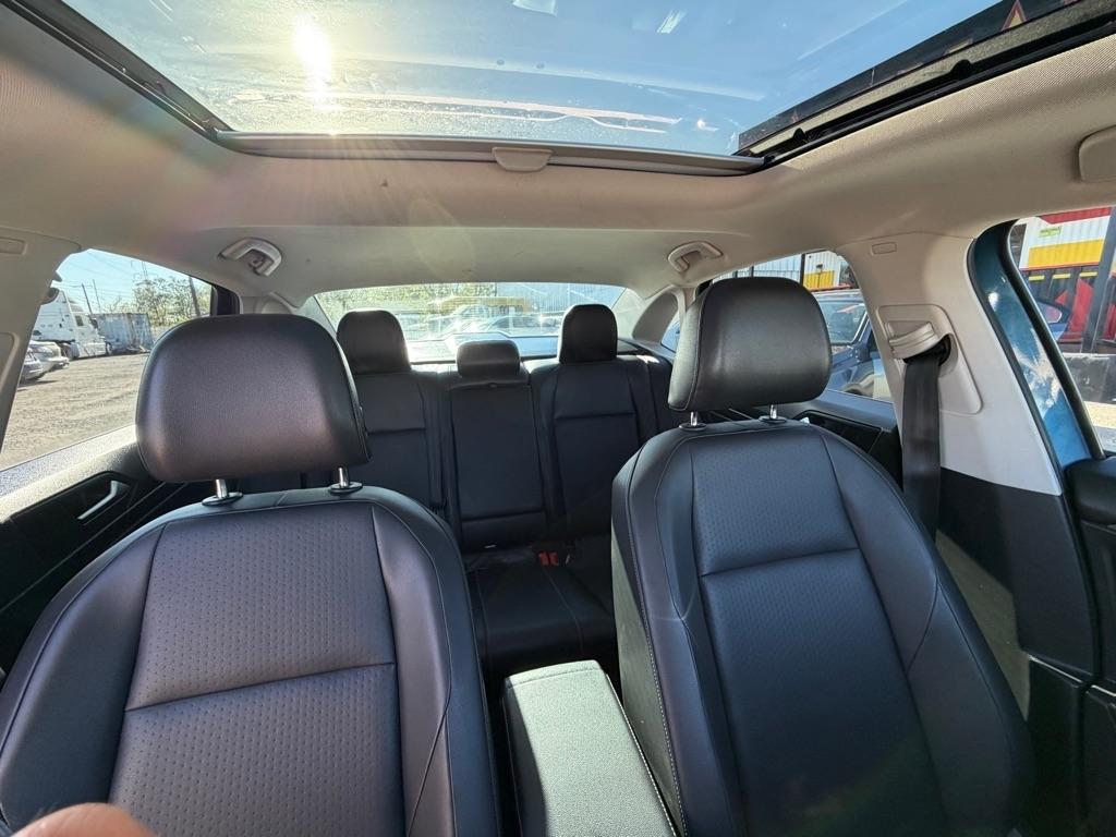 Volkswagen Jetta 1.4T SEL 8A 2019