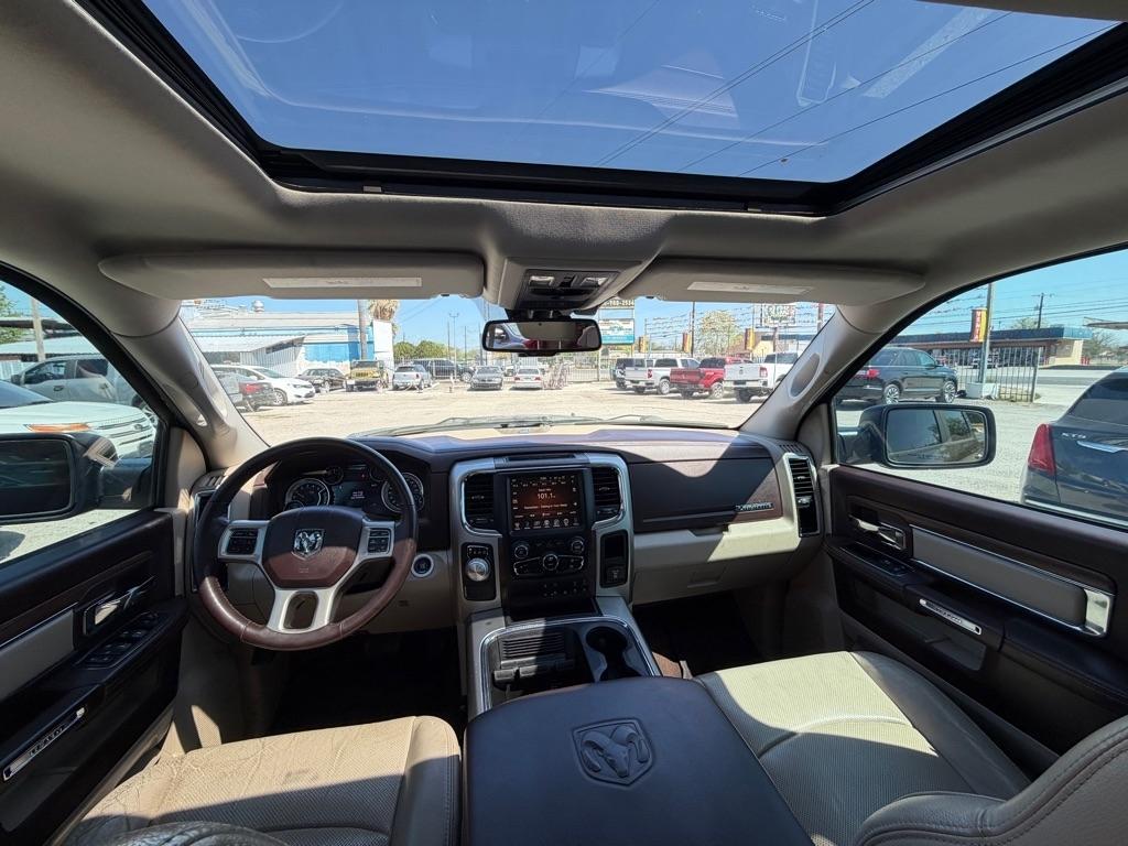 RAM 1500 Laramie Crew Cab SWB 2WD 2016