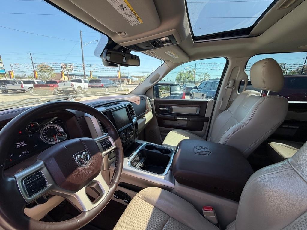 RAM 1500 Laramie Crew Cab SWB 2WD 2016