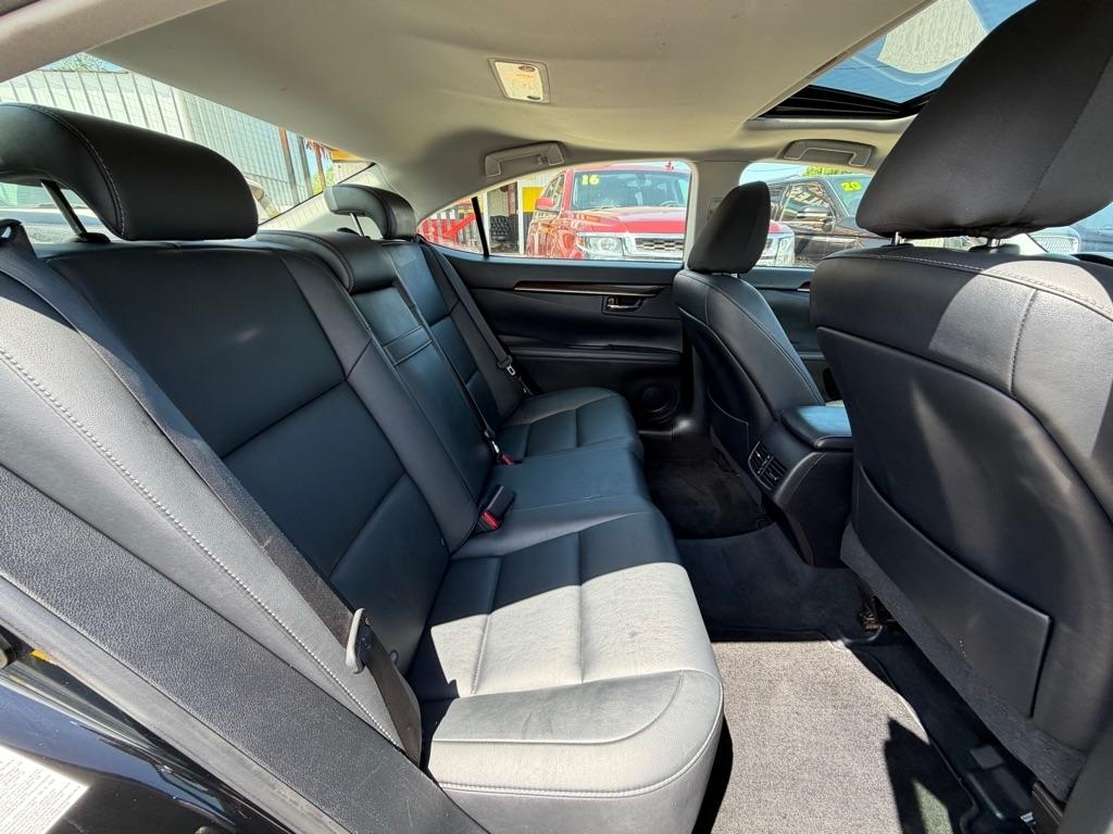 Lexus ES 350 Sedan 2013