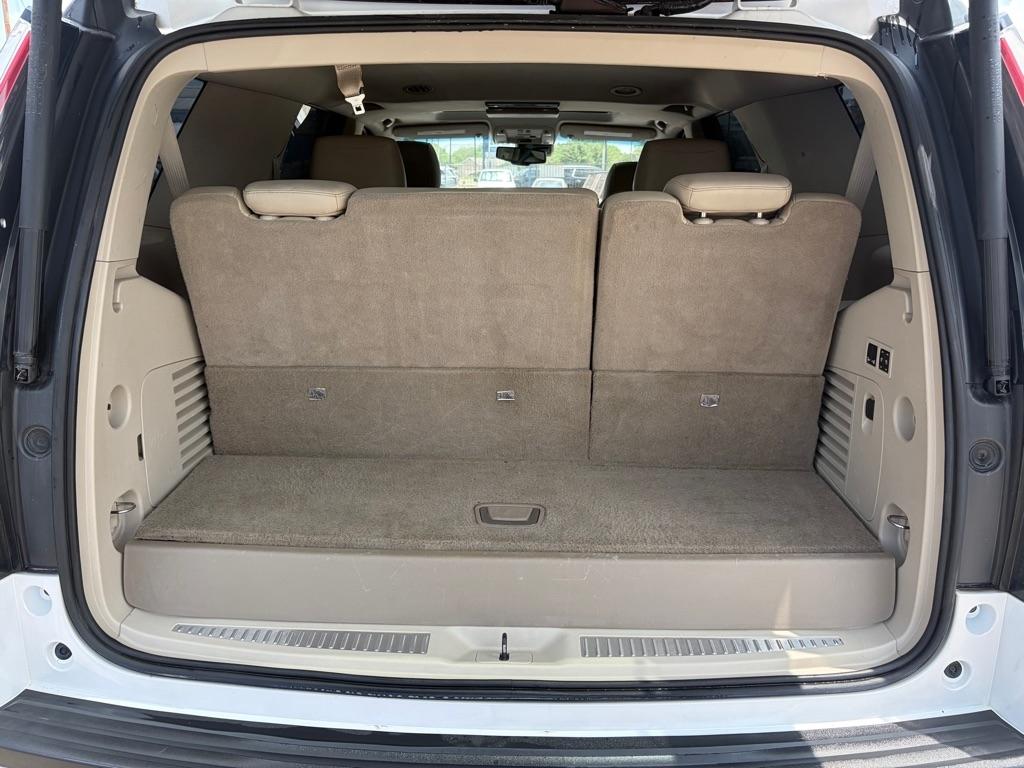 Cadillac Escalade Luxury 2WD 2016