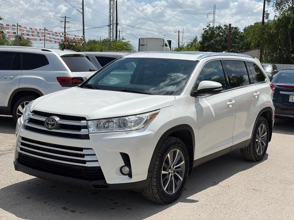 Toyota Highlander SE AWD V6 2019