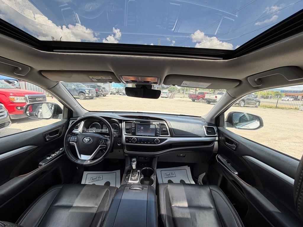 Toyota Highlander SE AWD V6 2019