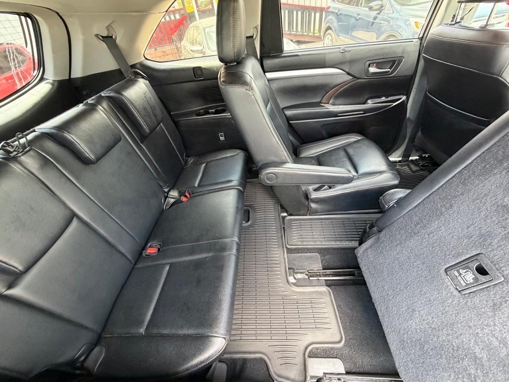 Toyota Highlander SE AWD V6 2019