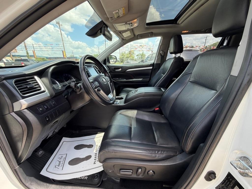 Toyota Highlander SE AWD V6 2019