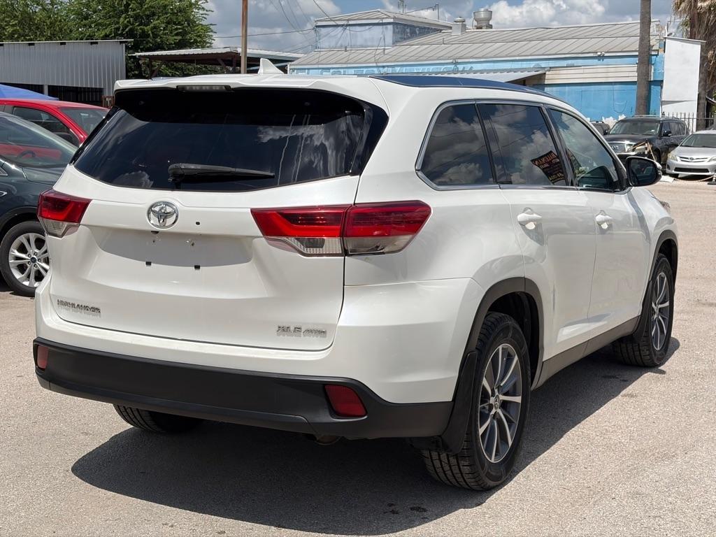 Toyota Highlander SE AWD V6 2019