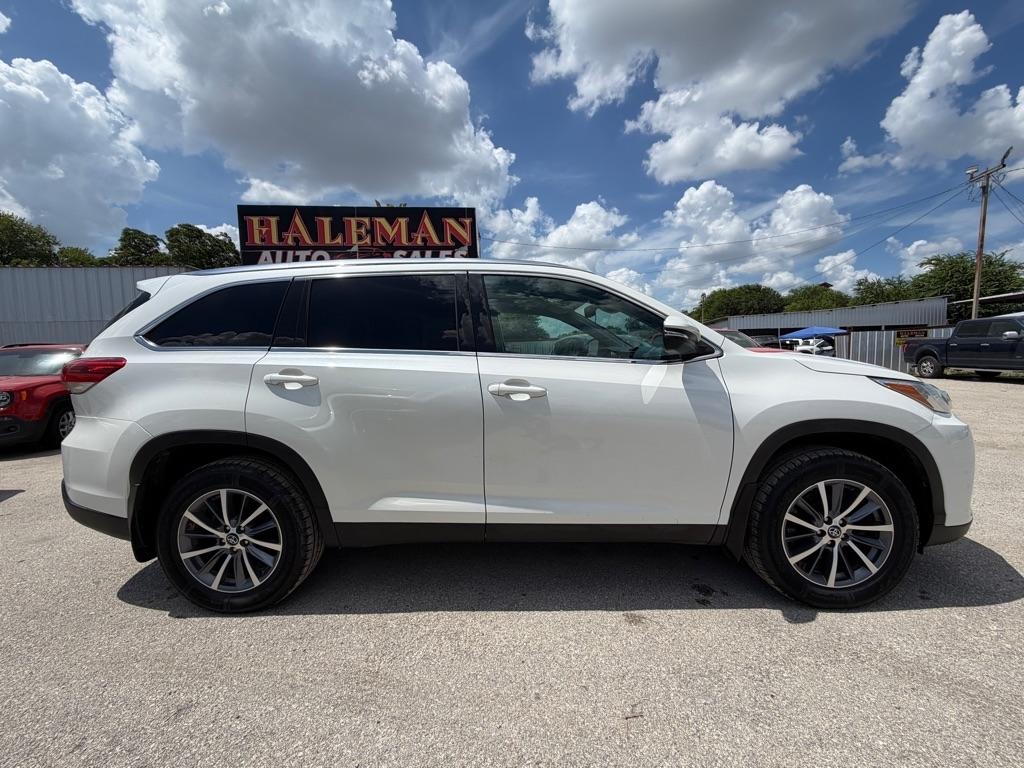 Toyota Highlander SE AWD V6 2019