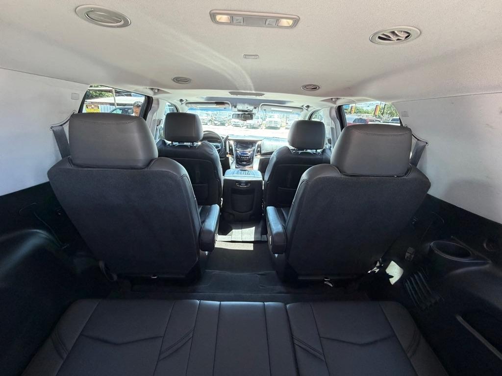 Cadillac Escalade Luxury 4WD 2016