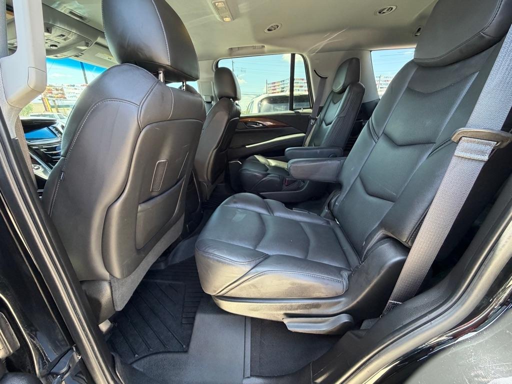 Cadillac Escalade Luxury 4WD 2016