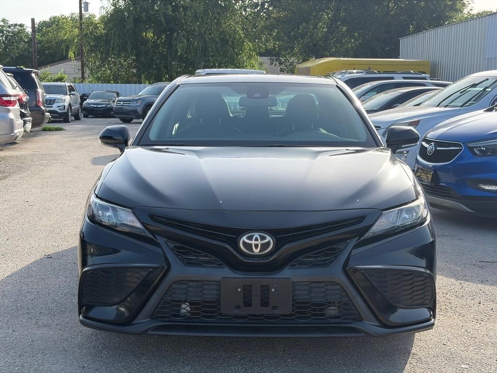 Toyota Camry SE 2021