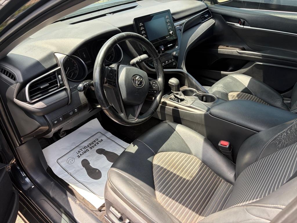 Toyota Camry SE 2021