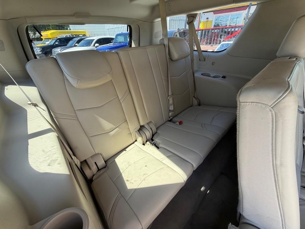 Cadillac Escalade ESV 2WD Luxury 2016
