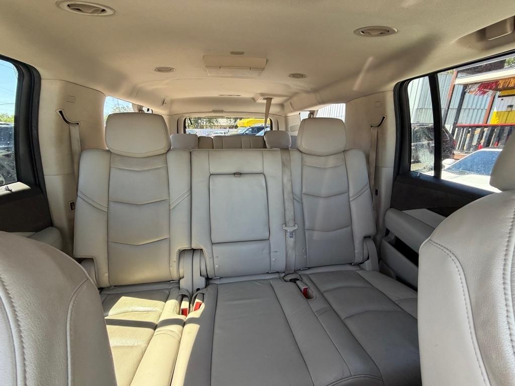 Cadillac Escalade ESV 2WD Luxury 2016