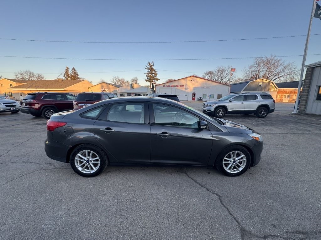 Ford Focus SE Sedan 2016