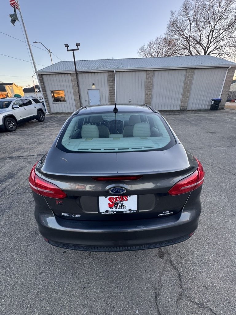 Ford Focus SE Sedan 2016