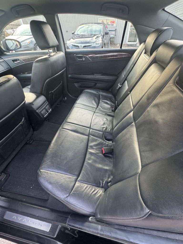 Toyota Avalon Base 2012