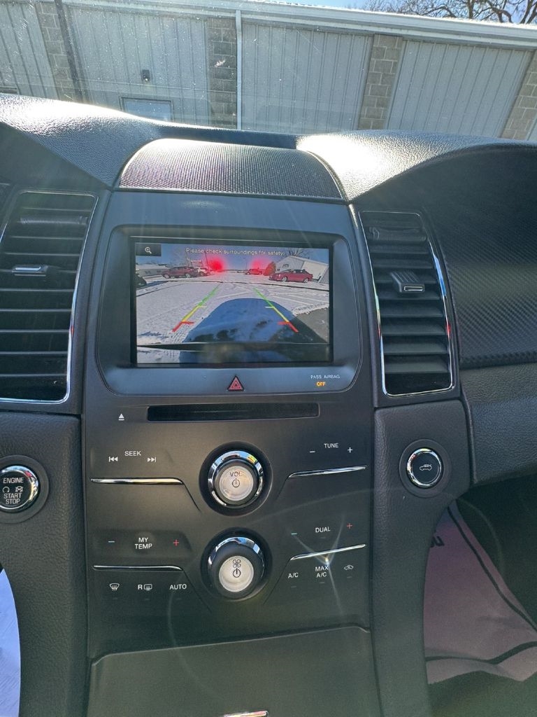 Ford Taurus Limited FWD 2015