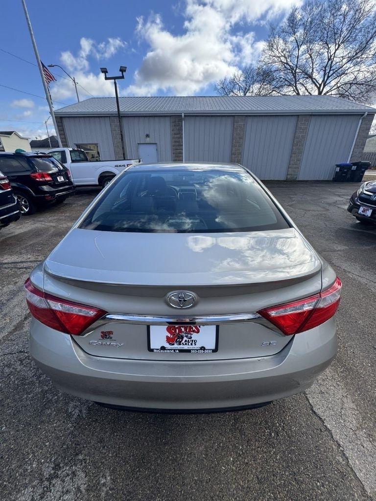 Toyota Camry SE 2017
