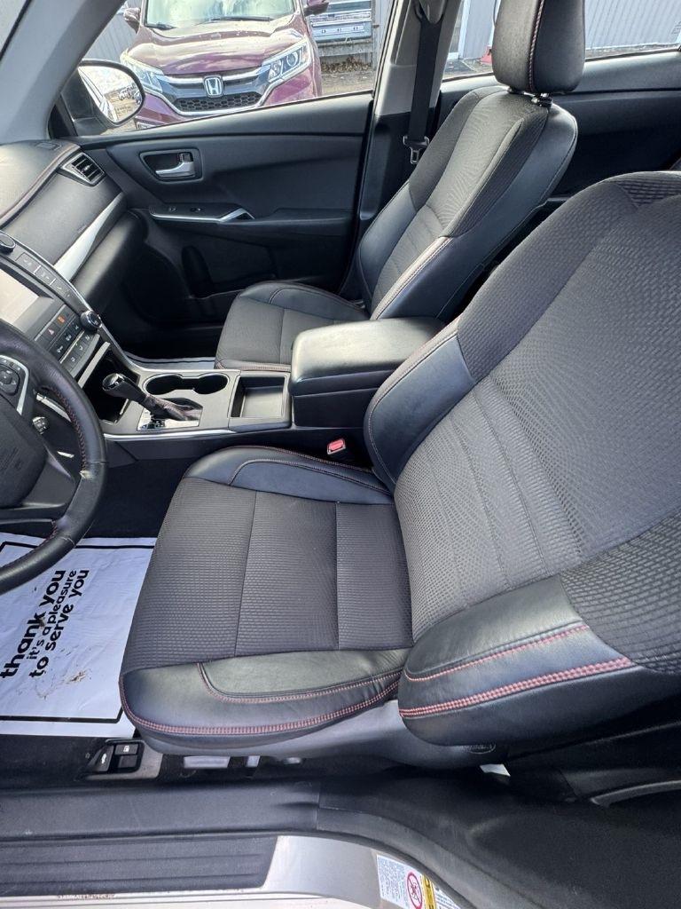 Toyota Camry SE 2017