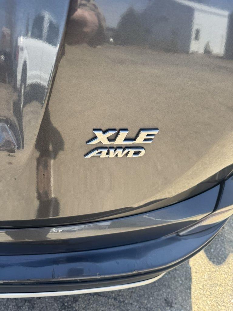 Toyota RAV4 XLE AWD 2016