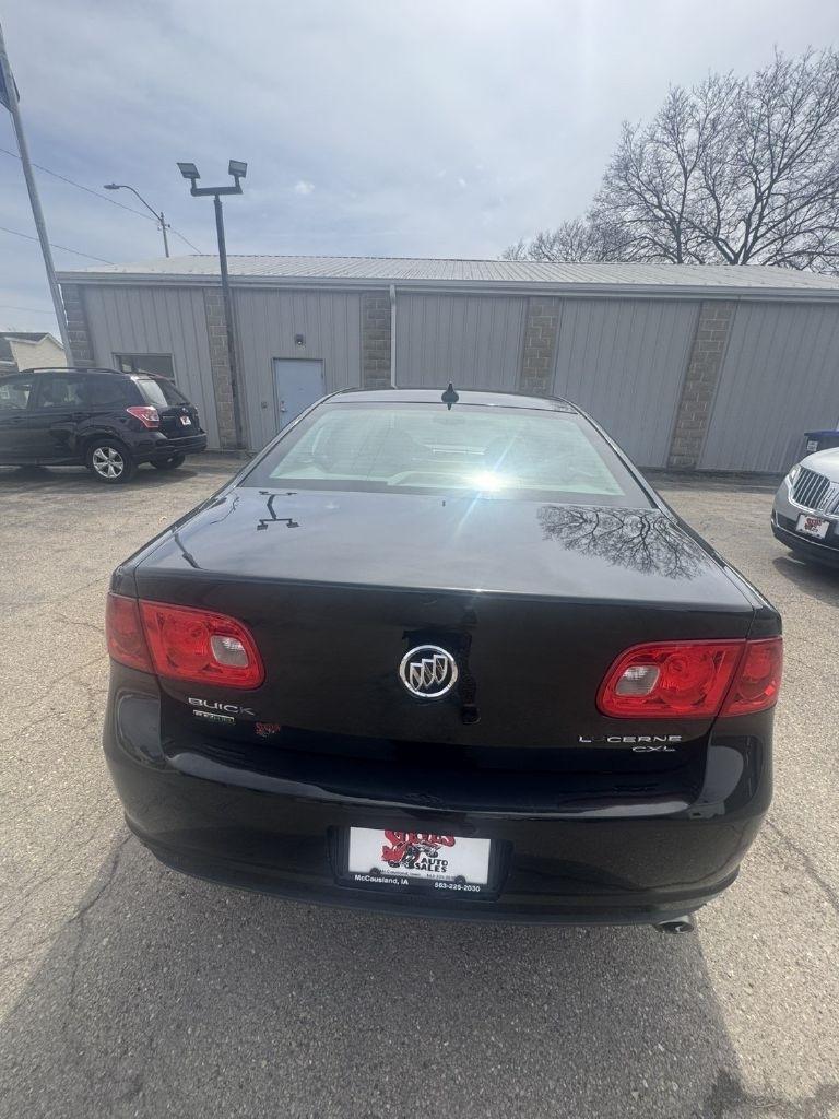 Buick Lucerne CXL 2011