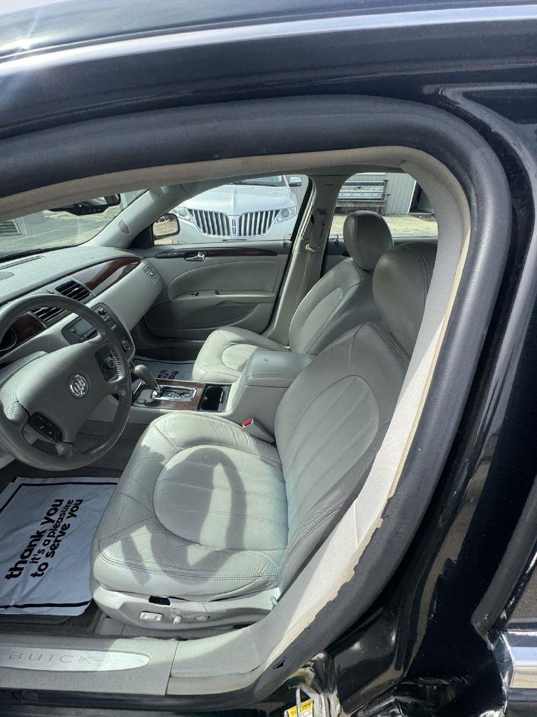 Buick Lucerne CXL 2011