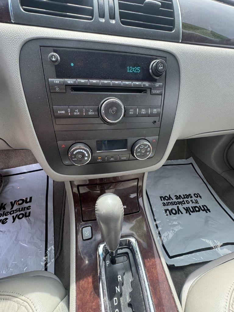 Buick Lucerne CXL 2011