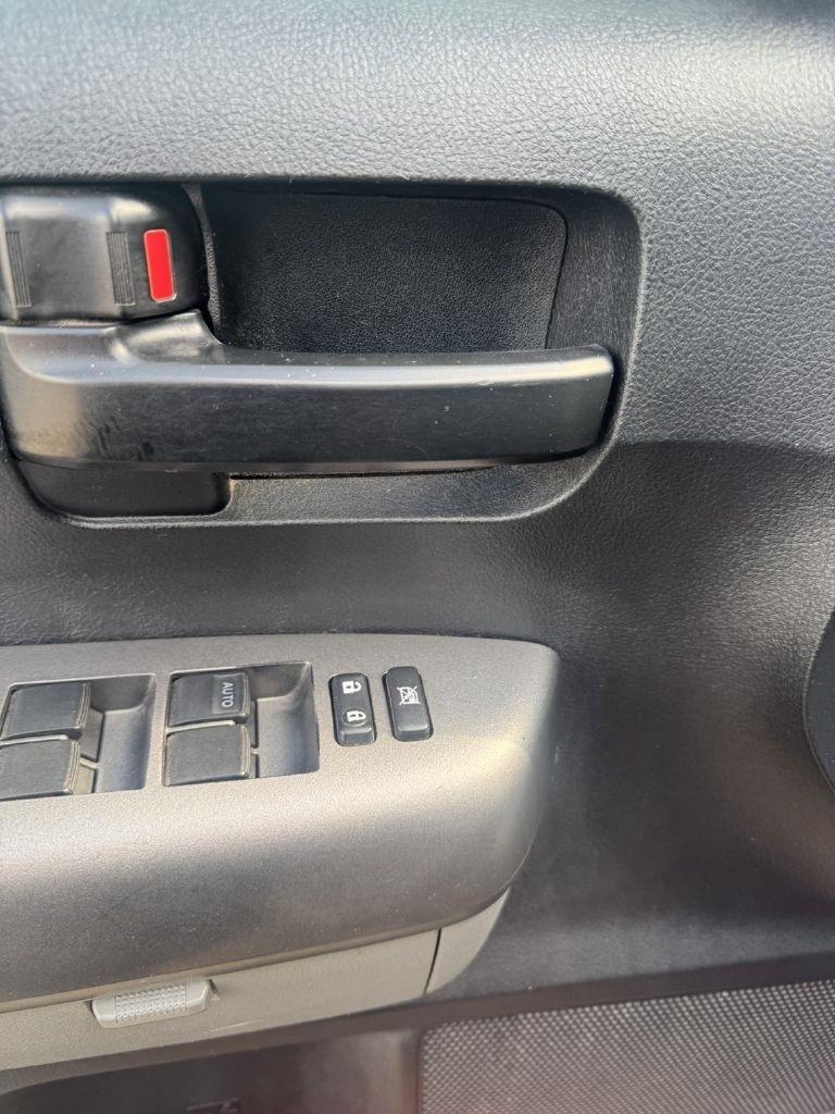 Toyota Tundra Tundra-Grade 5.7L FFV Double Cab 4WD 2010