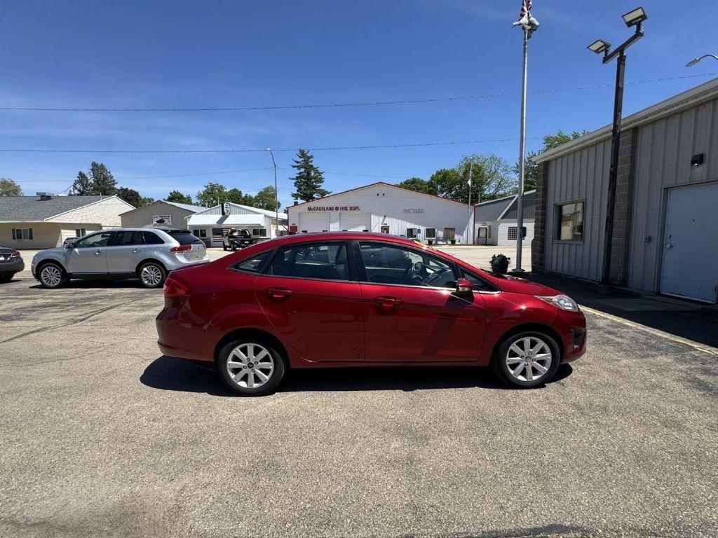 Ford Fiesta SE Sedan 2013